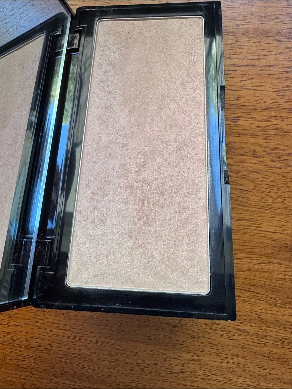 Kevyn Aucoin neo highlighter in Sahara